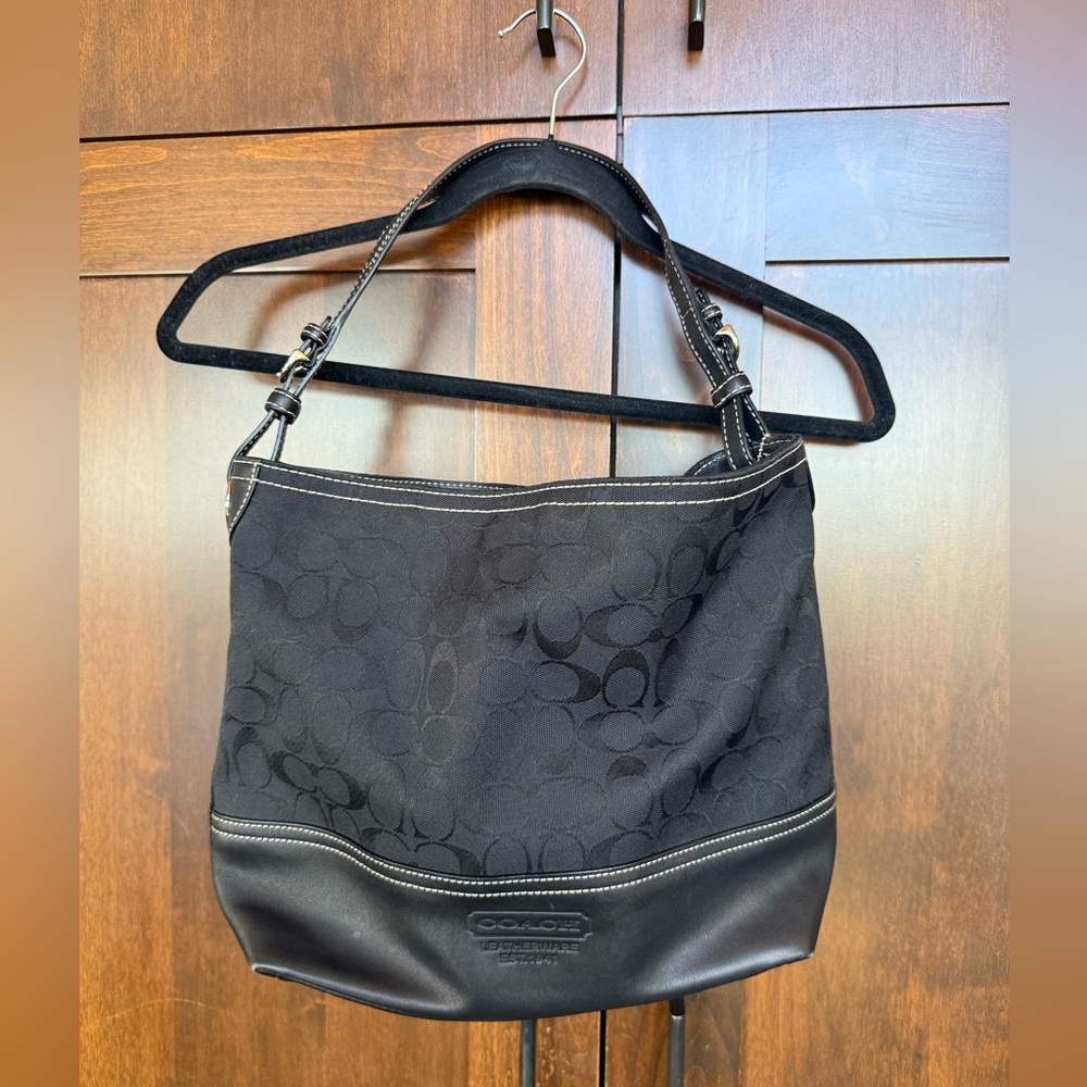 ⚜️ COACH Signature Canvas & Leather Hobo Black Excellent condition ⚜️